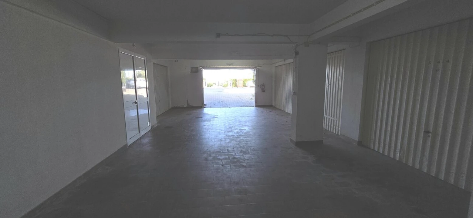 Garagem para Venda em Porches Foto 1