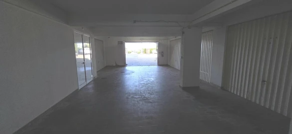 Garagem para Venda em Porches