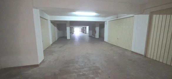 Garagem para Venda em Porches