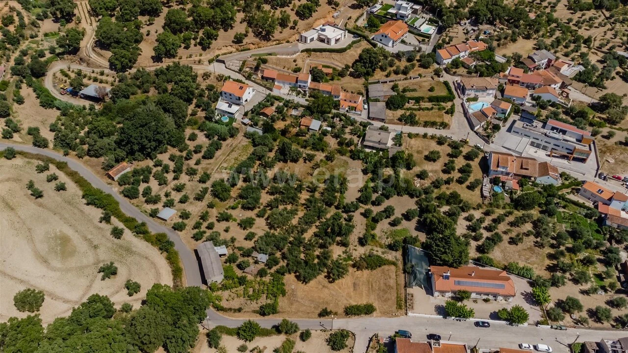 Terreno para Venda em Telhado Foto 2