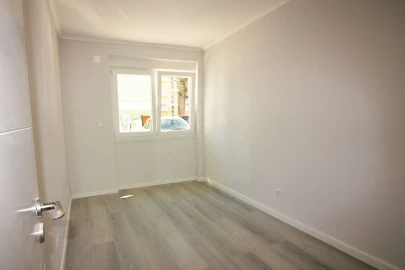 Apartamento T2 para Venda em Benfica