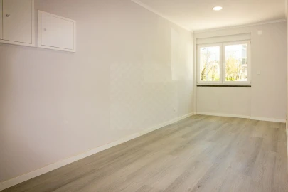 Apartamento T2 para Venda em Benfica