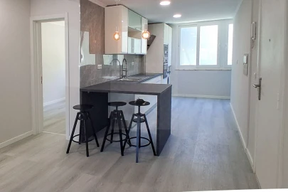 Apartamento T2 para Venda em Benfica