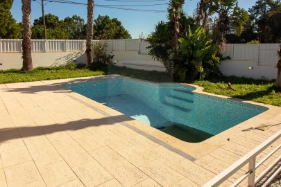 Moradia T5 para Venda em Sesimbra (Castelo)