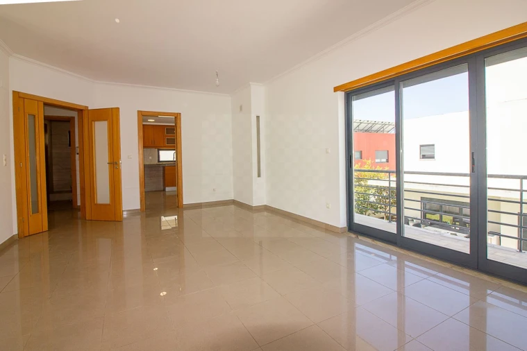 Moradia T5 para Venda em Laranjeiro e Feijó Foto 10