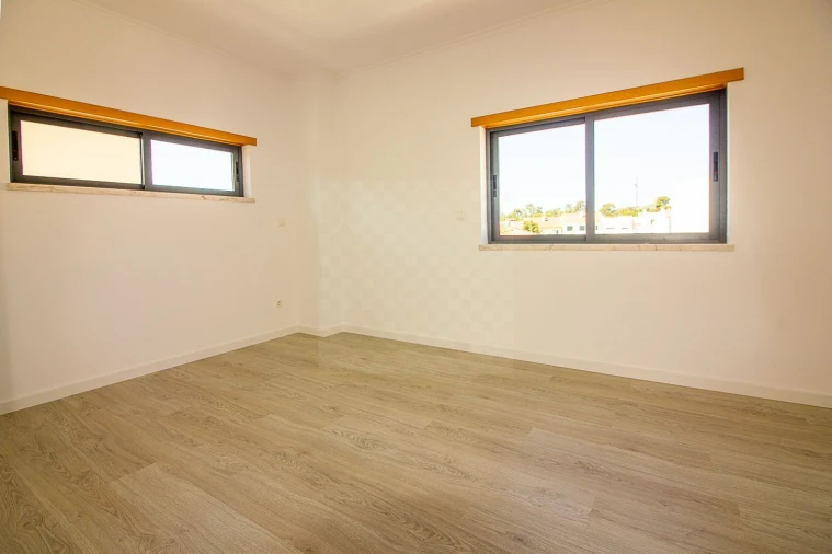 Moradia T5 para Venda em Laranjeiro e Feijó Foto 28