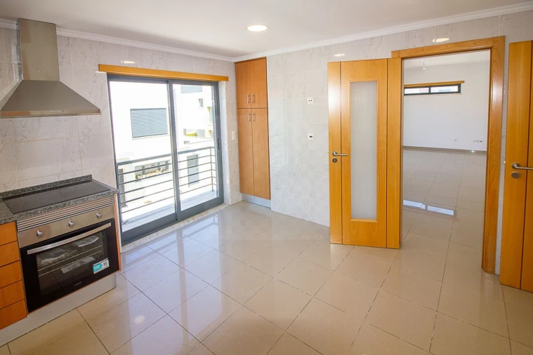 Moradia T5 para Venda em Laranjeiro e Feijó Foto 7