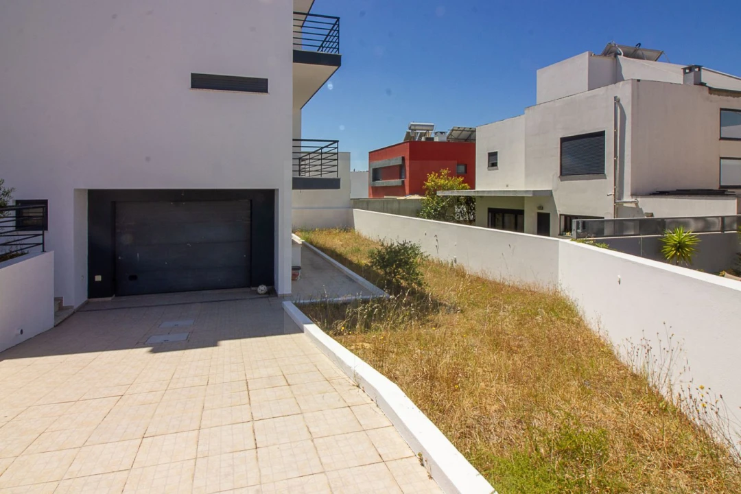 Moradia T5 para Venda em Laranjeiro e Feijó Foto 52
