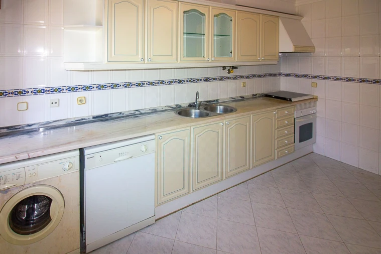 Apartamento T2 para Venda em Algueirão-Mem Martins Foto 2