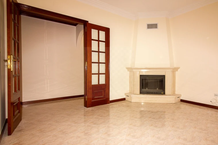Apartamento T2 para Venda em Algueirão-Mem Martins Foto 8