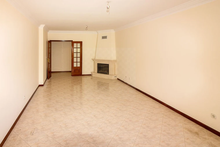 Apartamento T2 para Venda em Algueirão-Mem Martins Foto 5