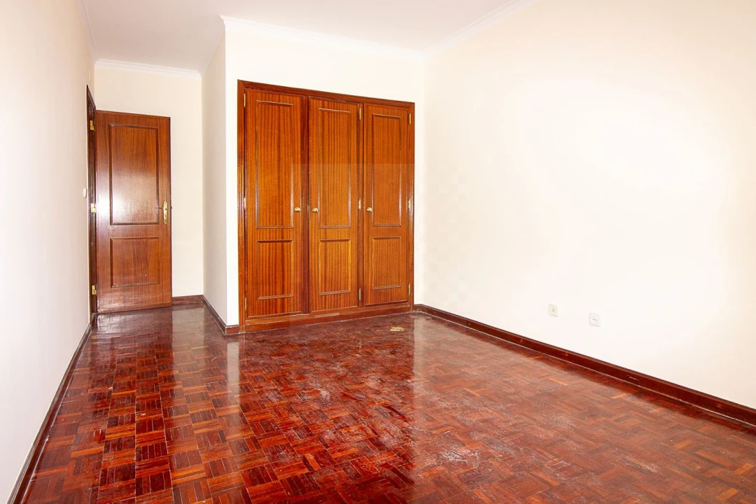 Apartamento T2 para Venda em Algueirão-Mem Martins Foto 14