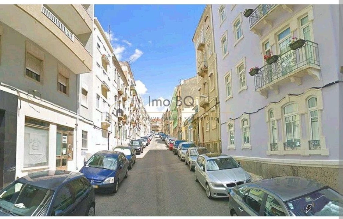 Apartamento T2 para Venda em Penha de França Foto 1