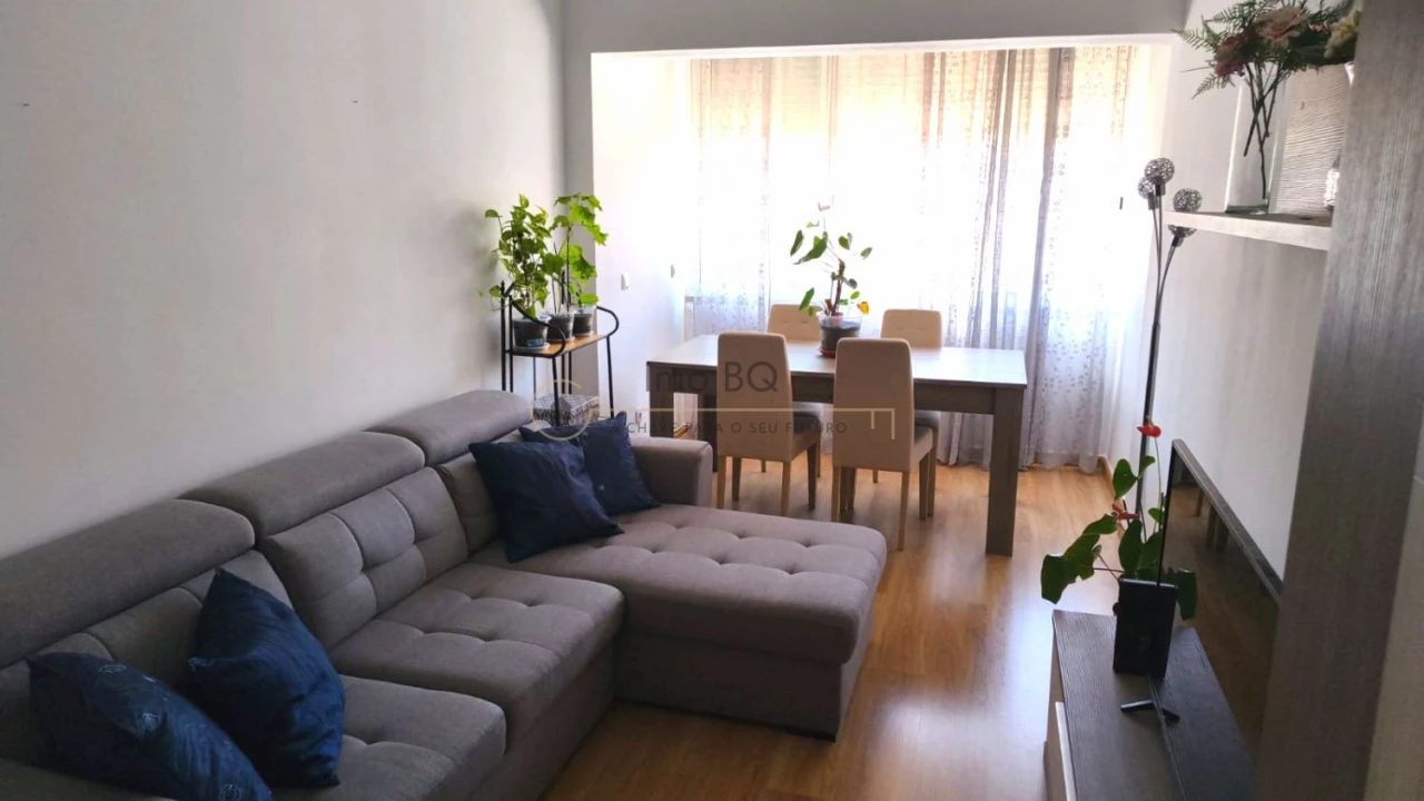 Apartamento T2 para Venda em Penha de França Foto 2