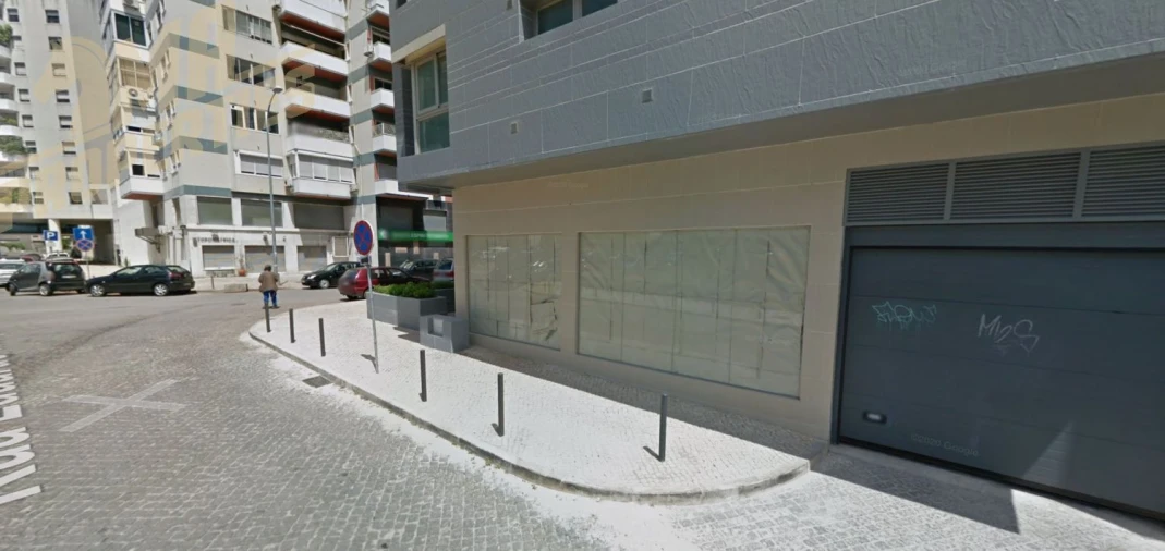Loja para Venda em Campolide Foto 6