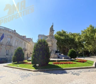 Loja para Arrendamento em Santo António