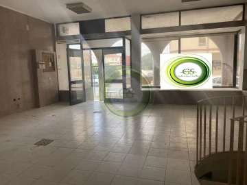 Loja para Arrendamento em Aver-O-Mar, Amorim e Terroso