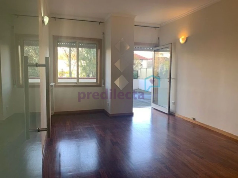 Apartamento T1 para Venda em Paranhos Foto 5