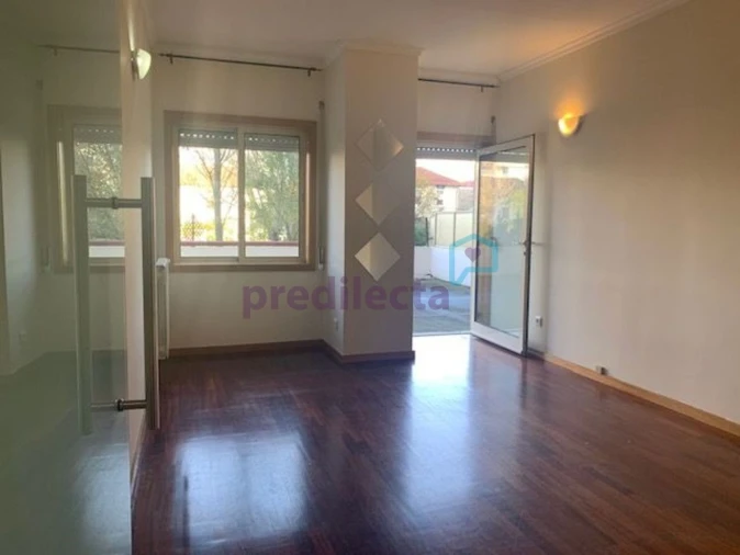 Apartamento T1 para Venda em Paranhos Foto 5