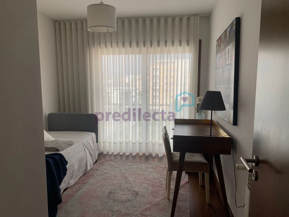 Apartamento T4 para Venda em Paranhos Foto 5