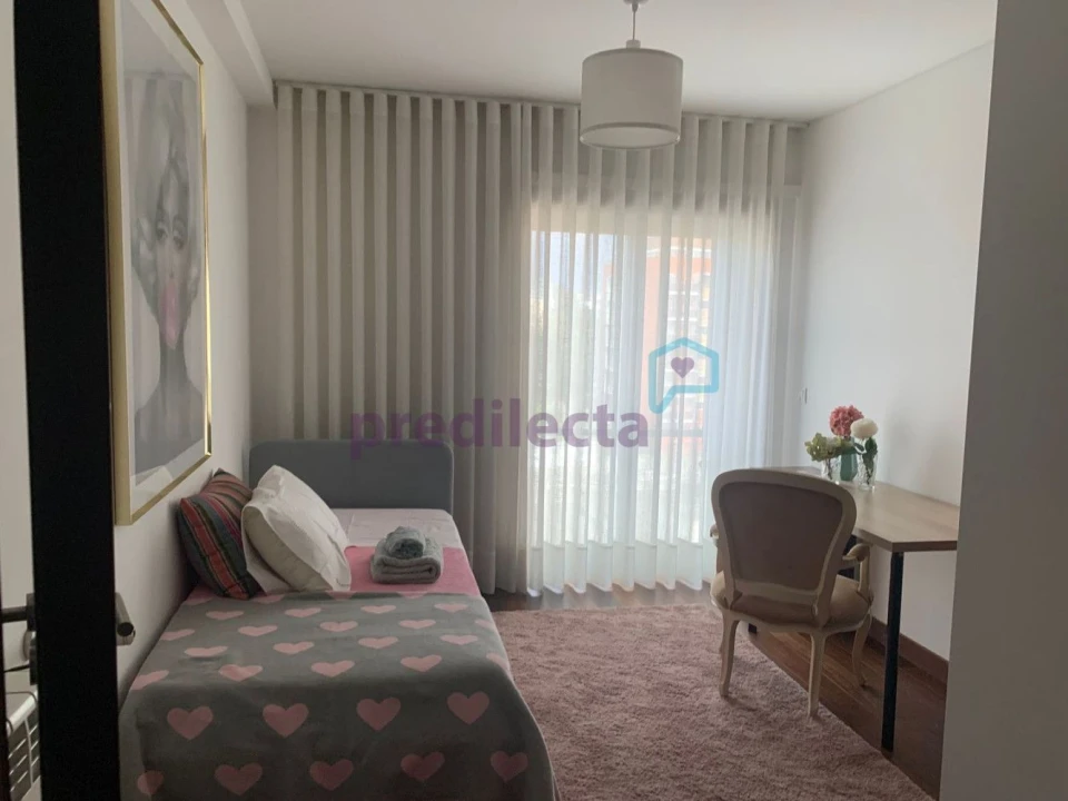 Apartamento T4 para Venda em Paranhos Foto 2