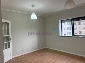 Apartamento T1 para Venda em Paranhos