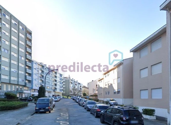 Apartamento T4 para Venda em Paranhos Foto 3