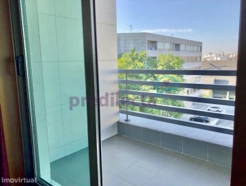 Apartamento T2 para Arrendamento em Paranhos