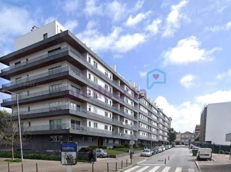 Apartamento T2 para Arrendamento em Paranhos Foto 1