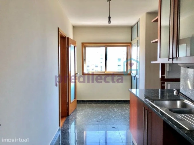 Apartamento T2 para Arrendamento em Paranhos Foto 3