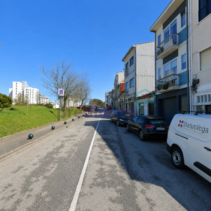 Apartamento T2 para Venda em Campanhã Foto 3