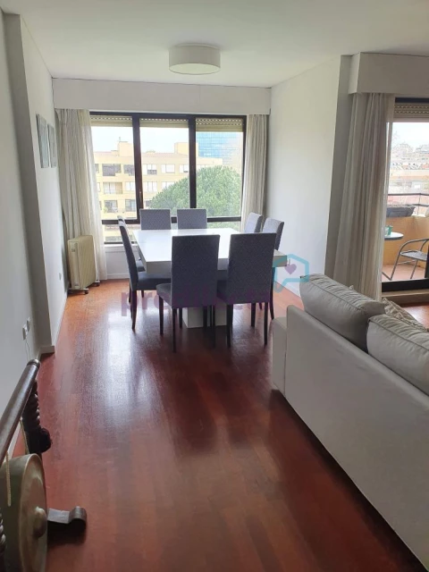 Apartamento T3 para Venda em Lordelo do Ouro e Massarelos