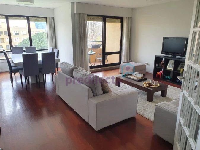 Apartamento T3 para Venda em Lordelo do Ouro e Massarelos Foto 2