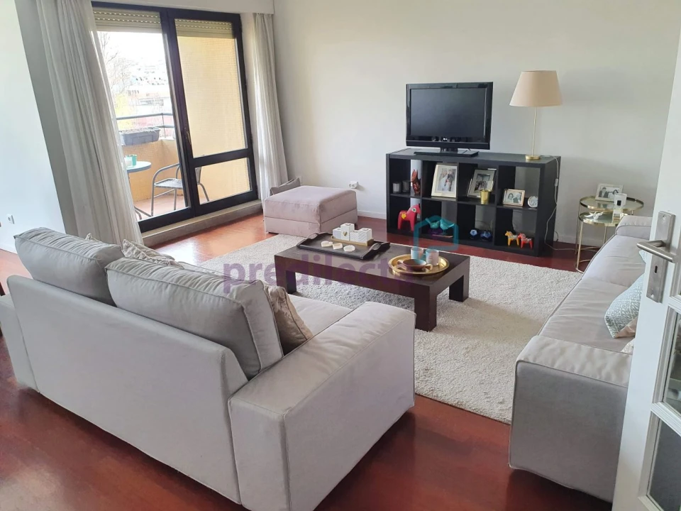 Apartamento T3 para Venda em Lordelo do Ouro e Massarelos Foto 1