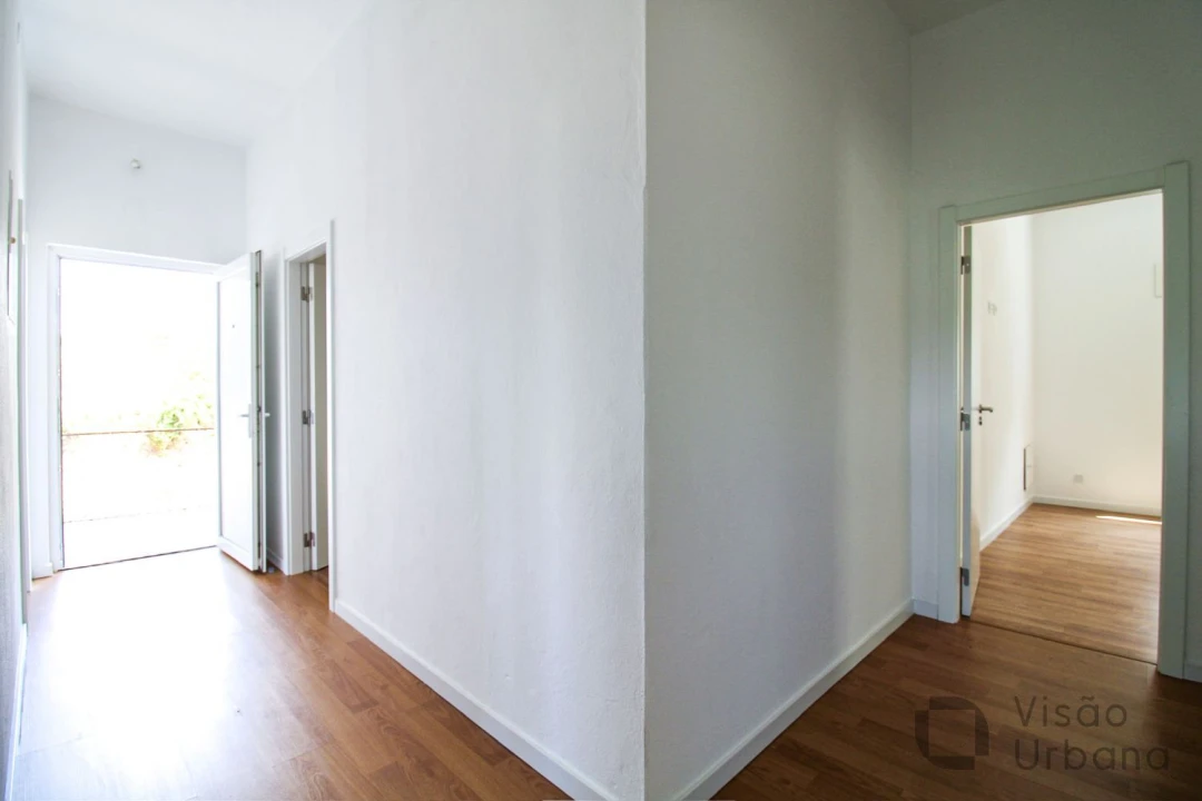 Apartamento T3 para Venda em Mundão Foto 16