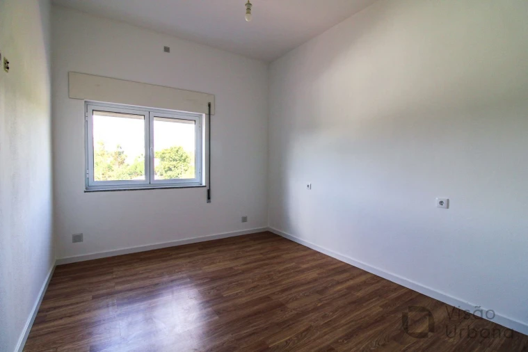 Apartamento T3 para Venda em Mundão Foto 9