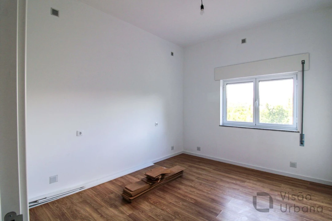 Apartamento T3 para Venda em Mundão Foto 12