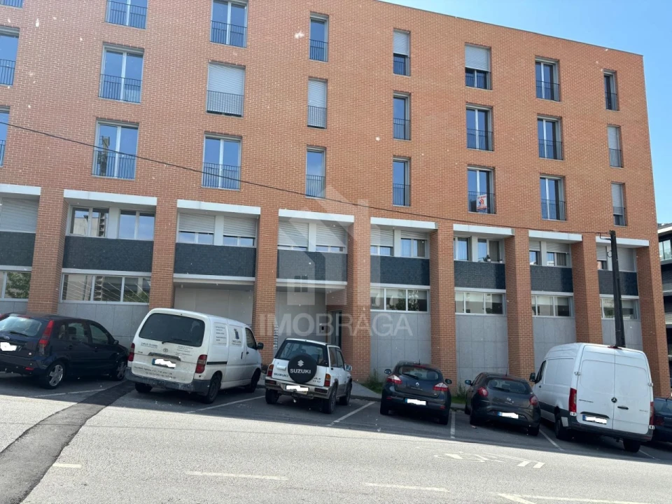 Apartamento T1 para Venda em Azurem Foto 2
