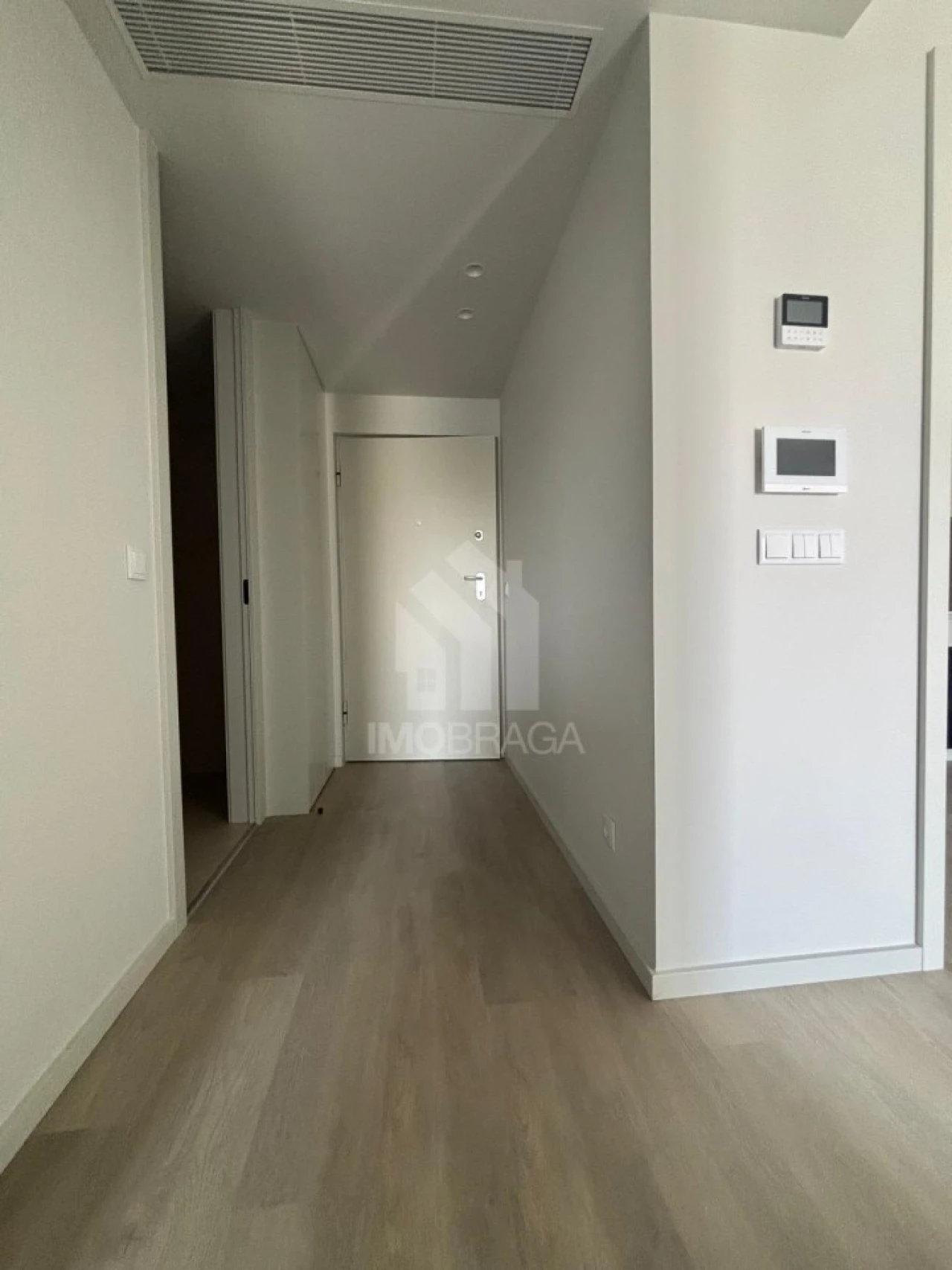 Apartamento T1 para Venda em Azurem Foto 3
