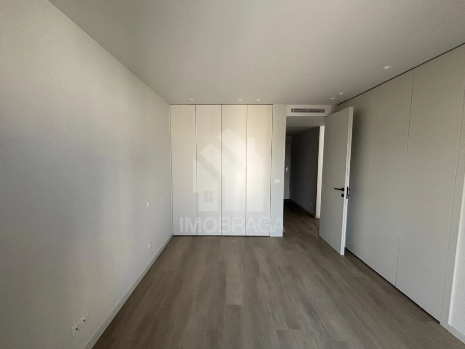 Apartamento T1 para Venda em Azurem Foto 8