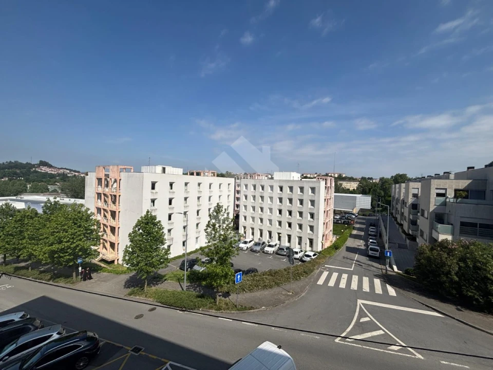 Apartamento T1 para Venda em Azurem Foto 12