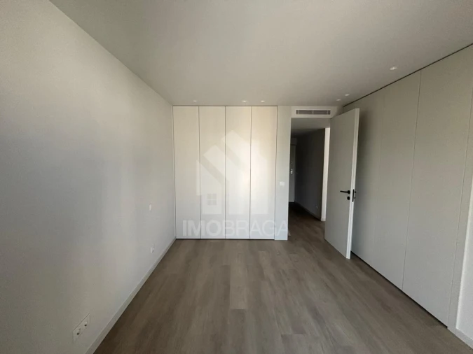 Apartamento T1 para Venda em Azurem Foto 8