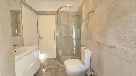 Apartamento T3 para Arrendamento em Alvalade