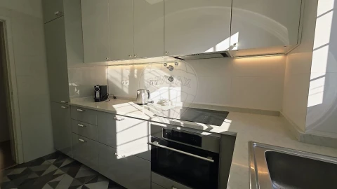 Apartamento T3 para Arrendamento em Alvalade