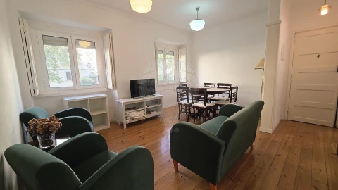 Apartamento T3 para Arrendamento em Alvalade