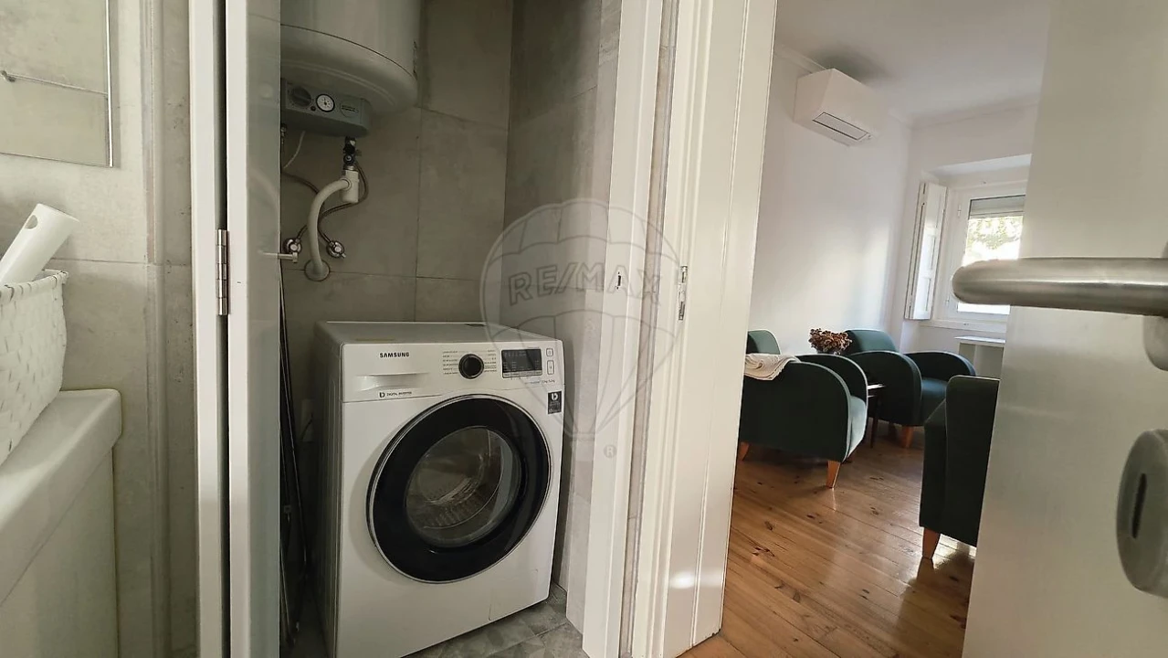 Apartamento T3 para Arrendamento em Alvalade Foto 19