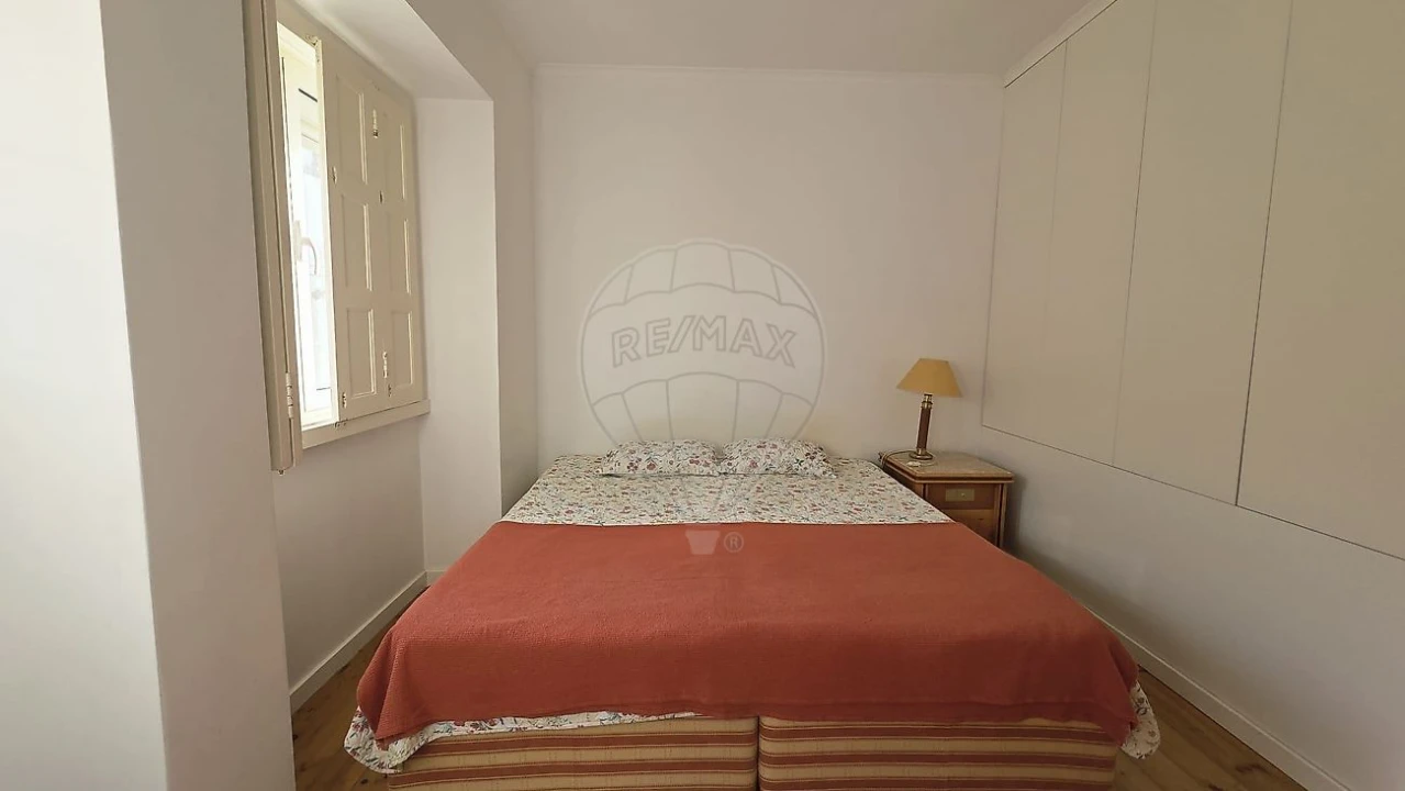 Apartamento T3 para Arrendamento em Alvalade Foto 7