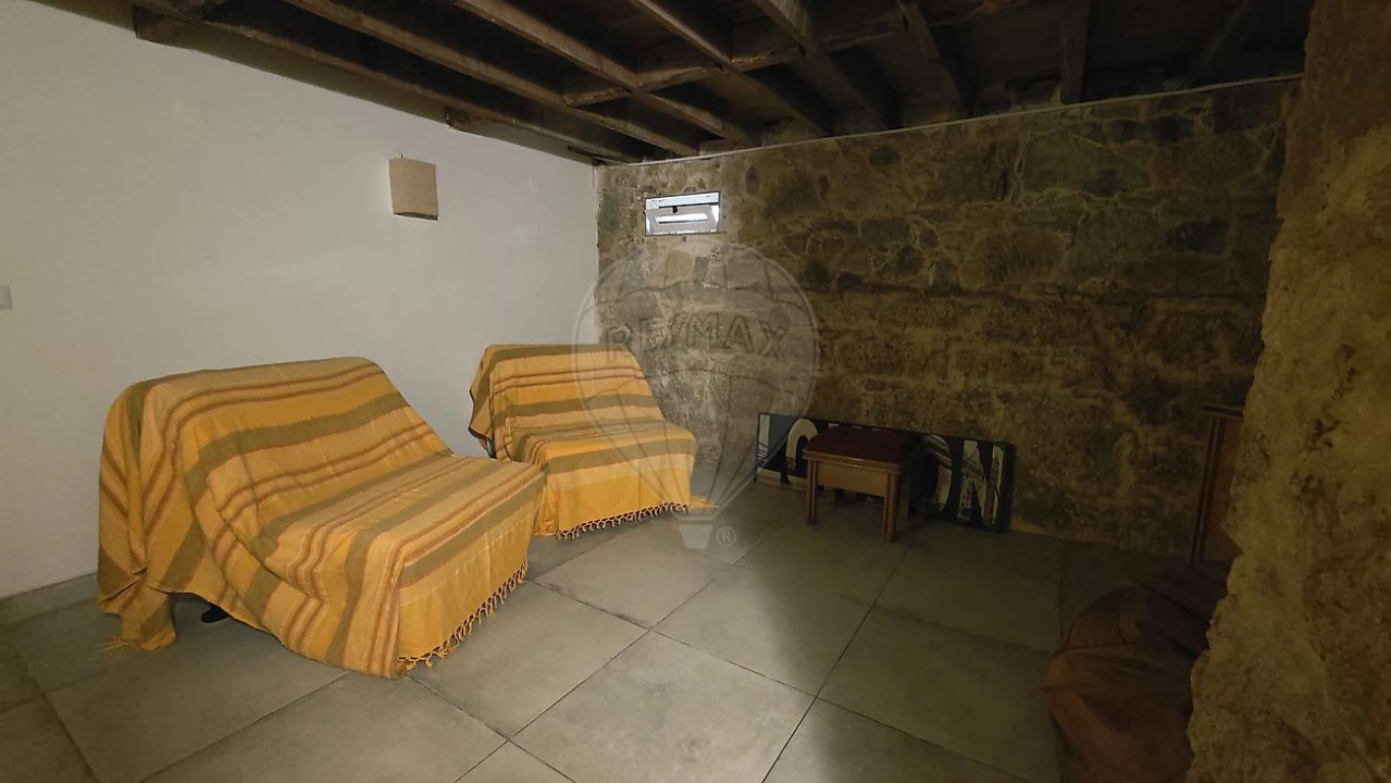 Apartamento T3 para Arrendamento em Alvalade Foto 1