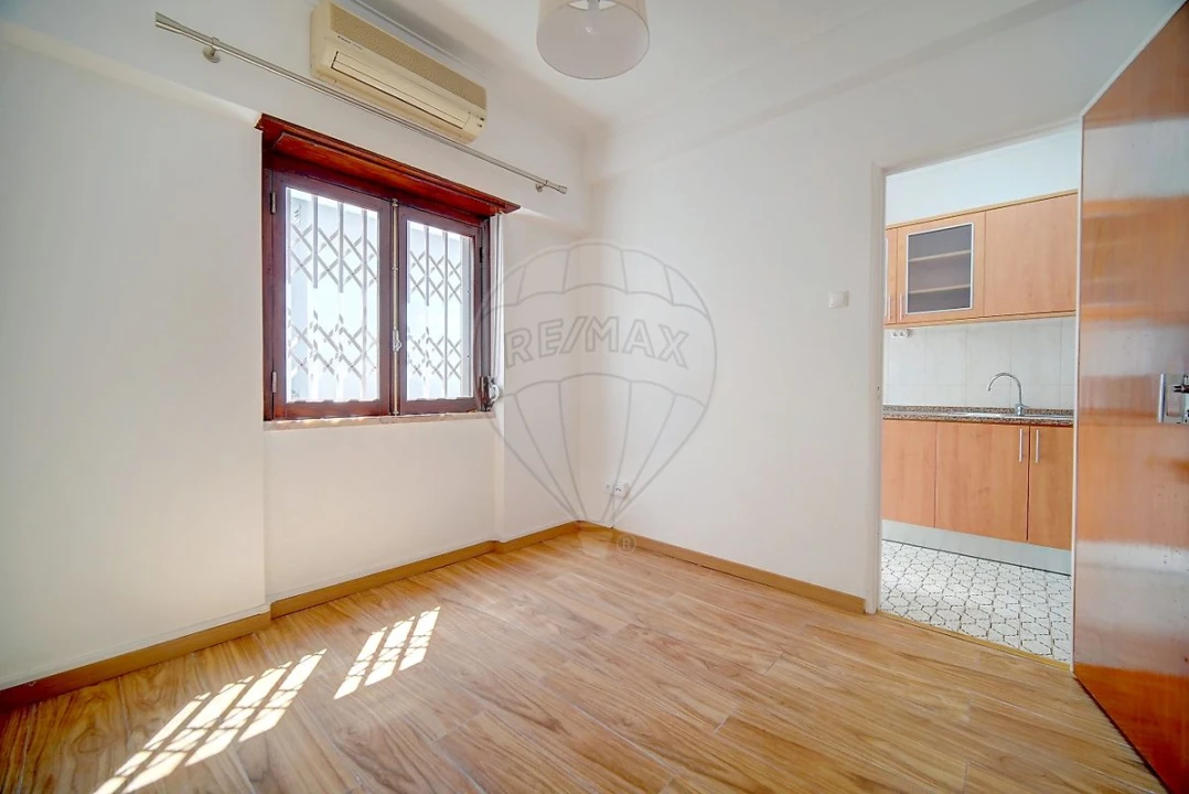 Apartamento T1 para Arrendamento em Camarate, Unhos e Apelação Foto 16