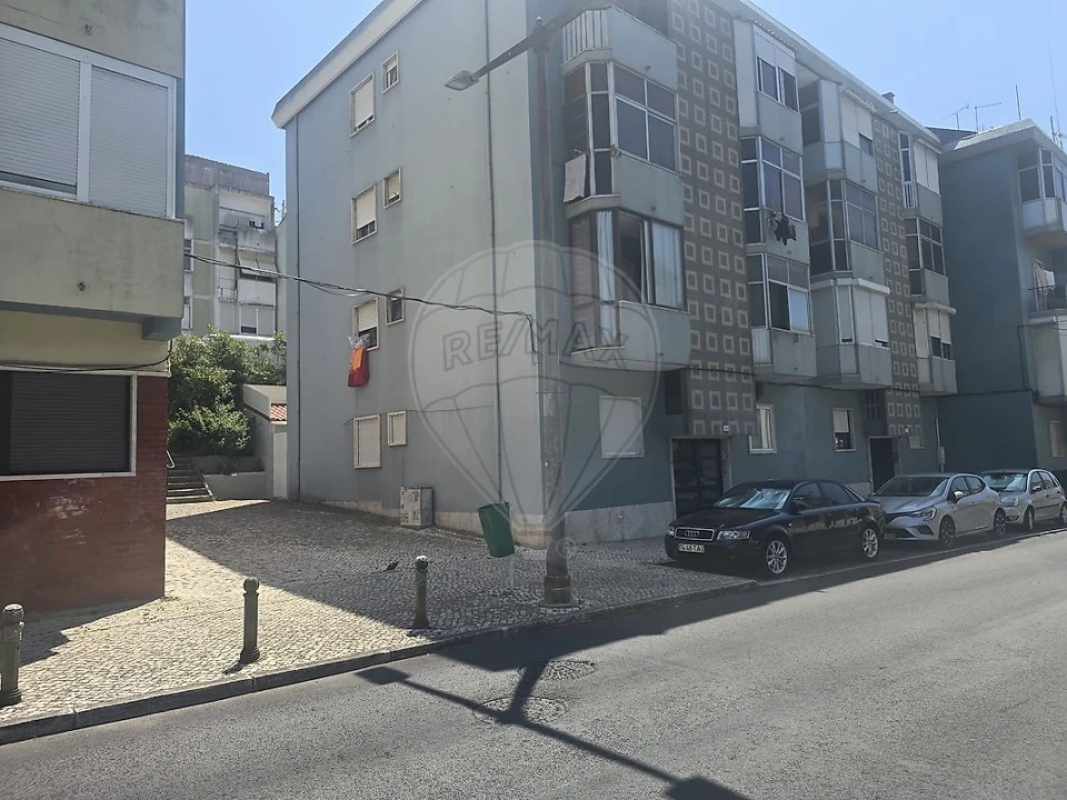 Apartamento T1 para Arrendamento em Camarate, Unhos e Apelação Foto 3